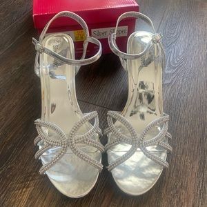 Silver Slipper. Size 12. BNWT. Stewpot heal. Smoke free. Pet free. Jeweled top.